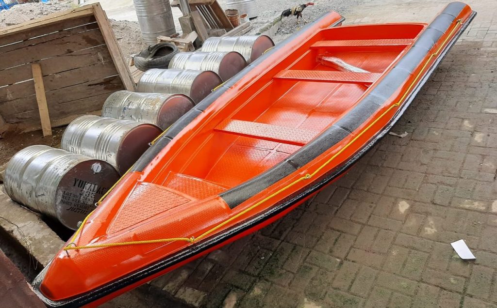 Perahu Fiberglass - Perahu dayung - perahu banjir
