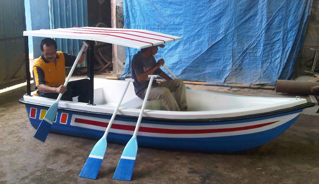 Perahu Fiberglass - Perahu dayung - perahu banjir